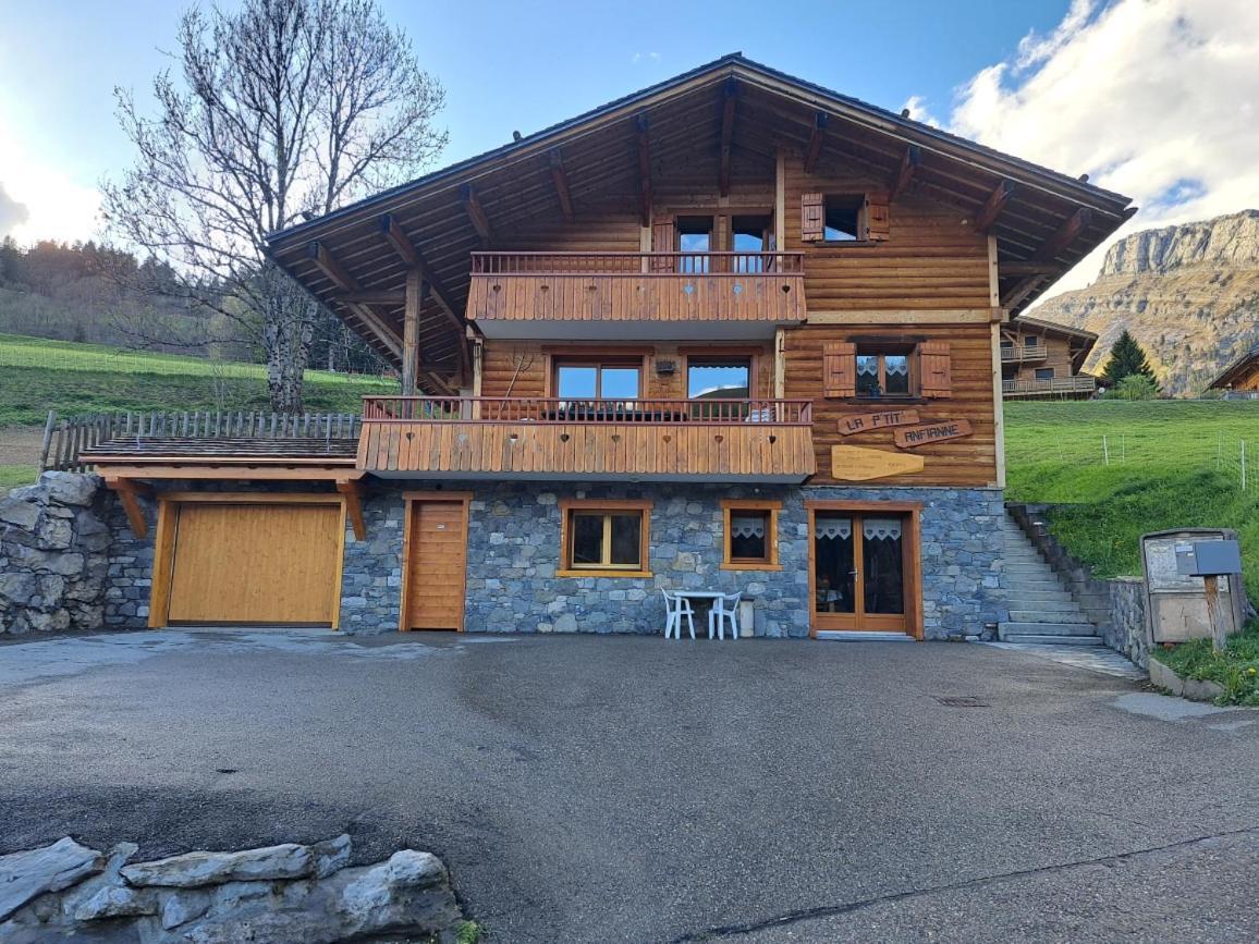Appartement Cosy Face Aux Aravis ル・グラン・ボルナン エクステリア 写真
